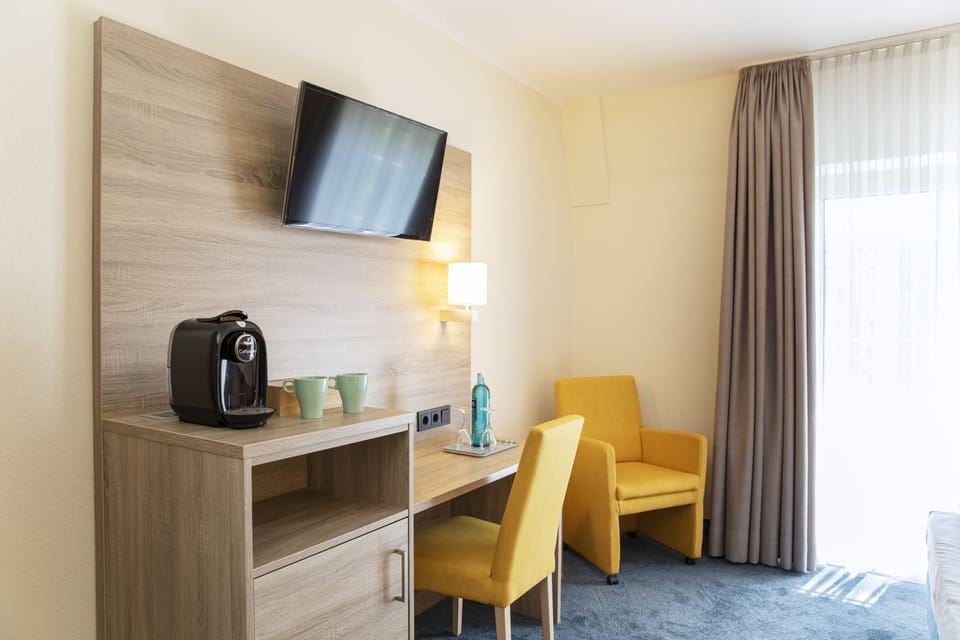 Comfort Double Room | Hypo-allergenic bedding, desk, laptop workspace, blackout drapes