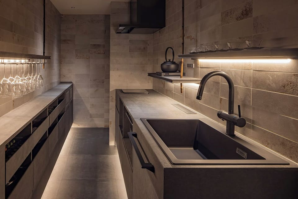 House | Private kitchenette | Coffee/tea maker, electric kettle