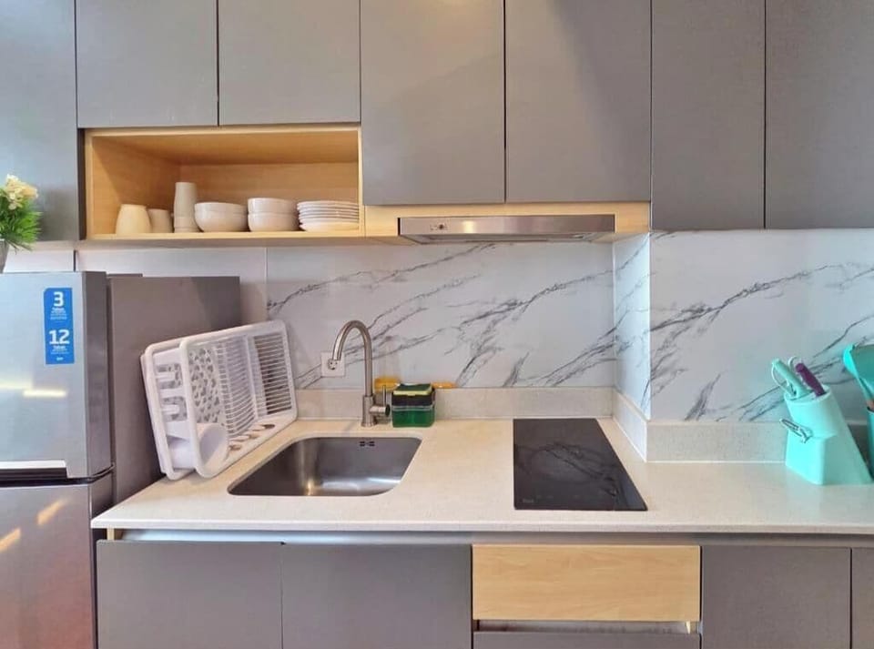 Apartment, 2 Bedrooms, City View | Private kitchen | Fridge, microwave, stovetop, cookware/dishes/utensils
