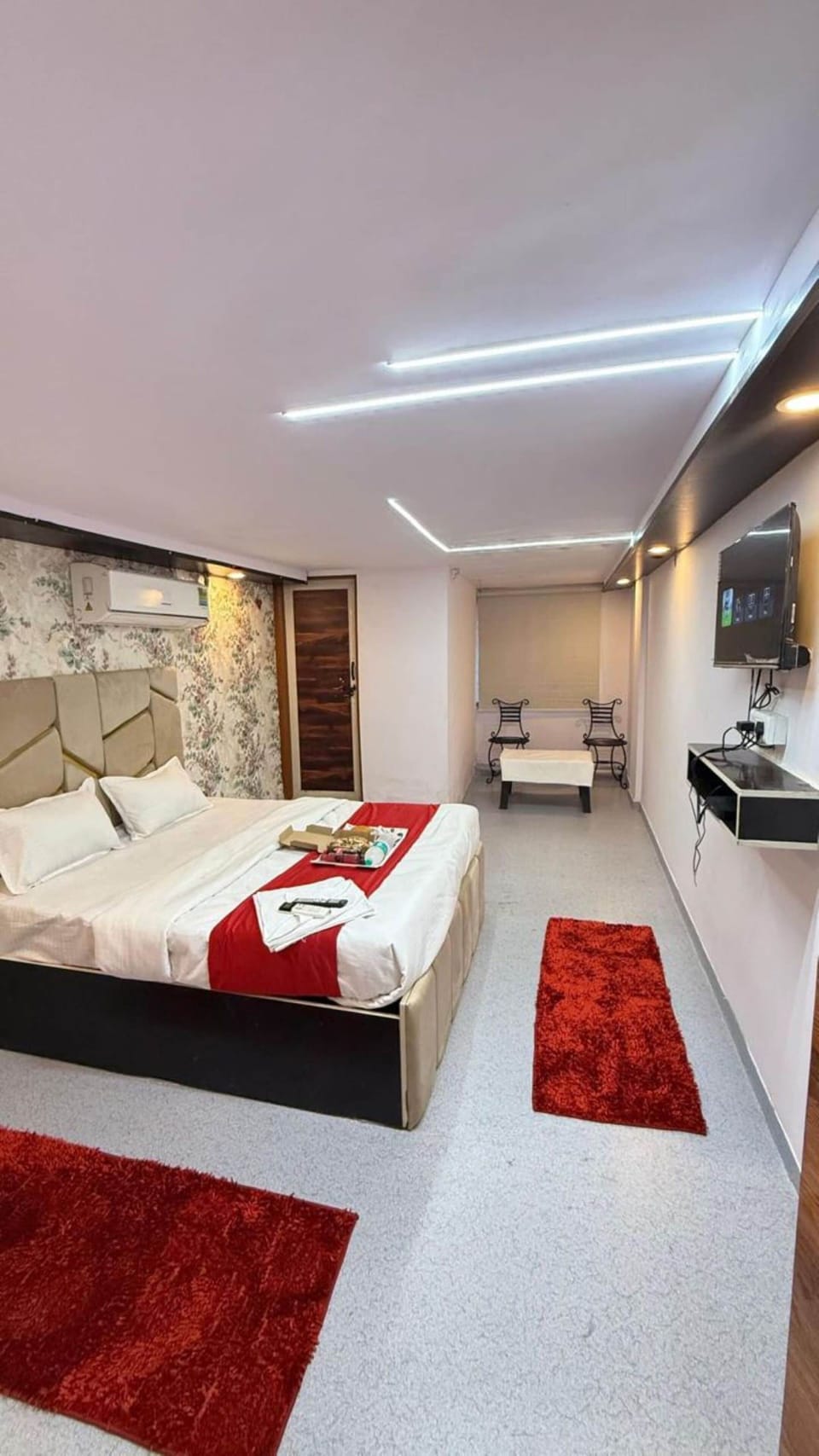 Luxury Room | Rollaway beds, free WiFi, bed sheets