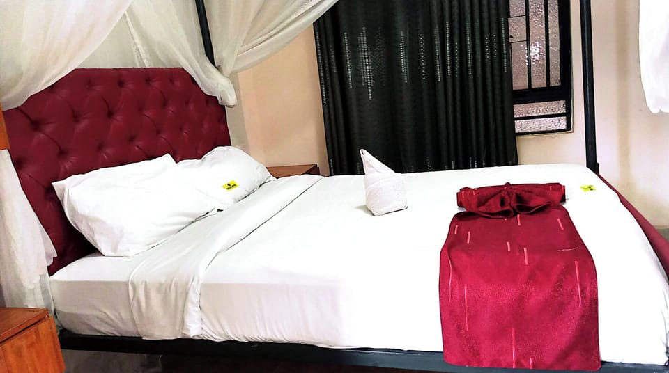 Standard Single Room, Balcony, City View | Desk, laptop workspace, soundproofing, iron/ironing board