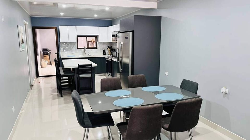 House, 3 Bedrooms | Dining room