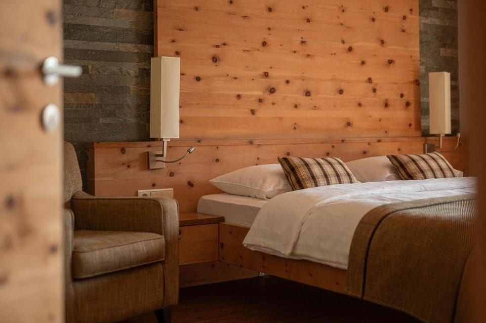 Superior Suite, Balcony, Mountain View | In-room safe, desk, laptop workspace, free WiFi