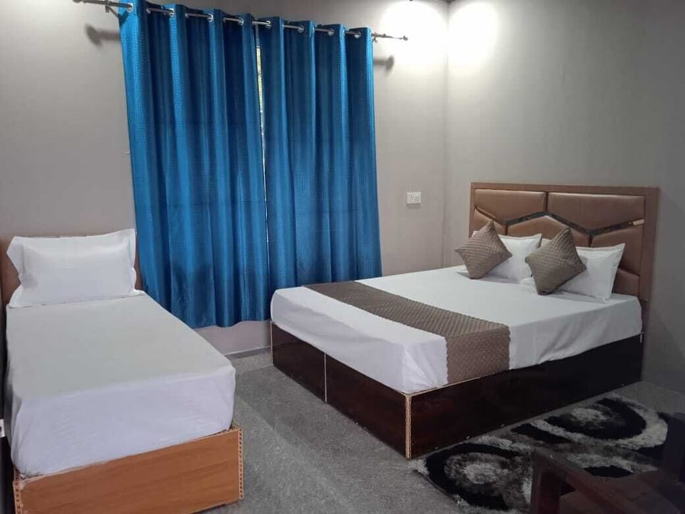 Deluxe Triple Room, Mountain View | Free WiFi