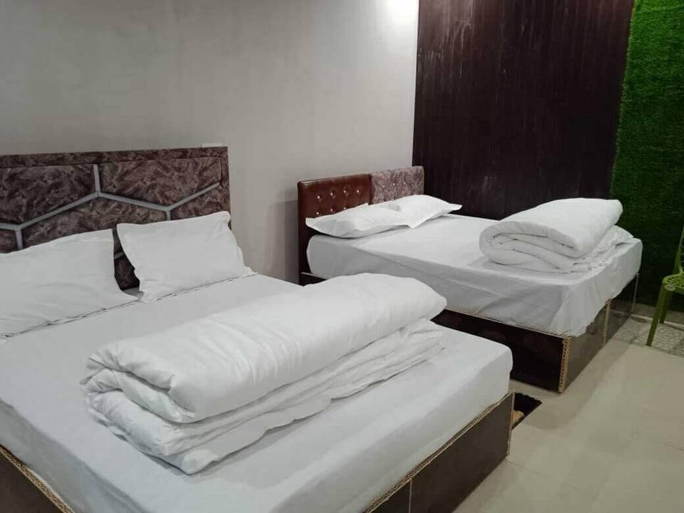 Deluxe Triple Room, Mountain View | Free WiFi