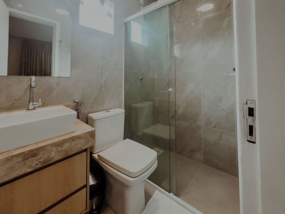 Standard Triple Room | Bathroom | Shower, towels, soap, shampoo