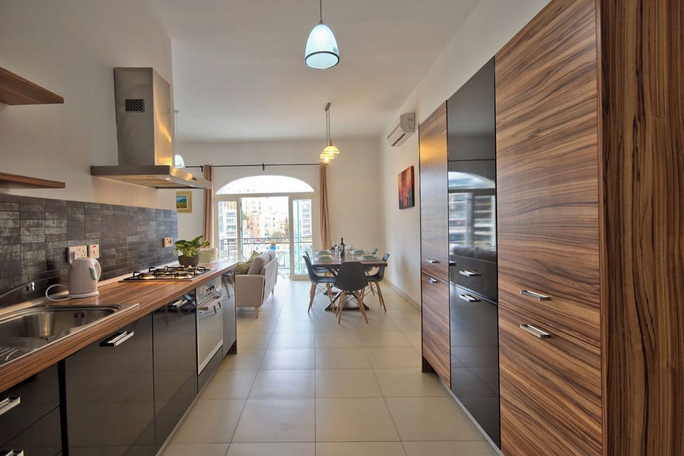 Fridge, oven, dishwasher, highchair