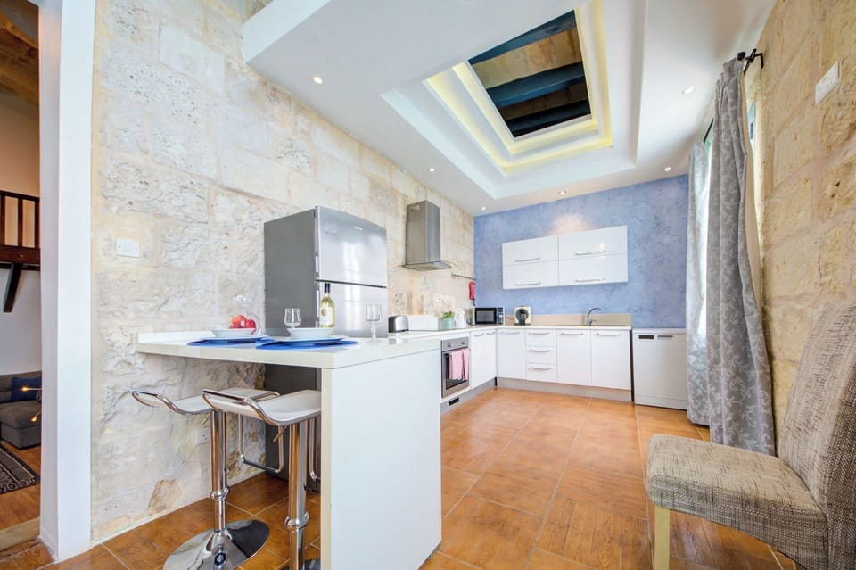 Fridge, oven, dishwasher, highchair