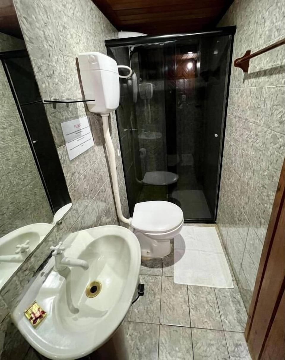 Family Room, Balcony, Sea View | Bathroom