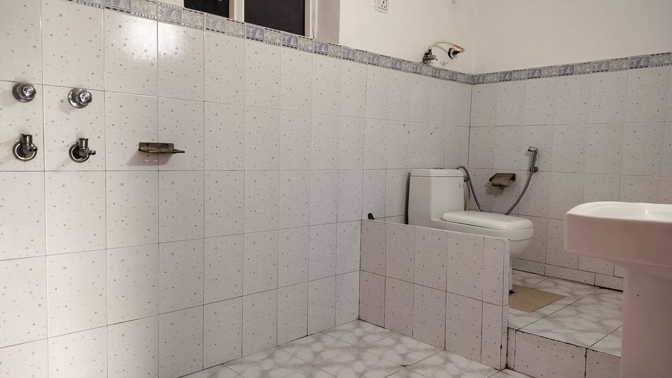 Standard Double Room, Balcony, Mountain View | Bathroom | Shower, towels