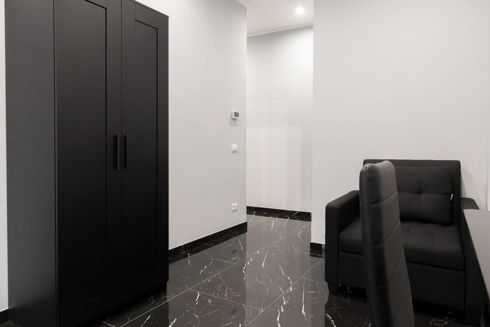 Business Triple Room, 1 Queen Bed with Sofa bed, City View | Interior
