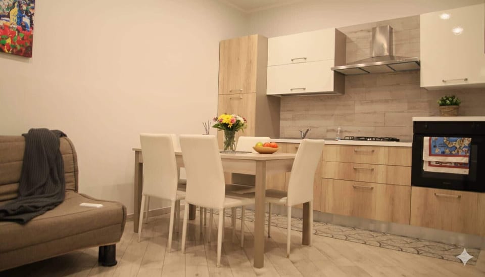 House, 1 Bedroom, Accessible | Dining room