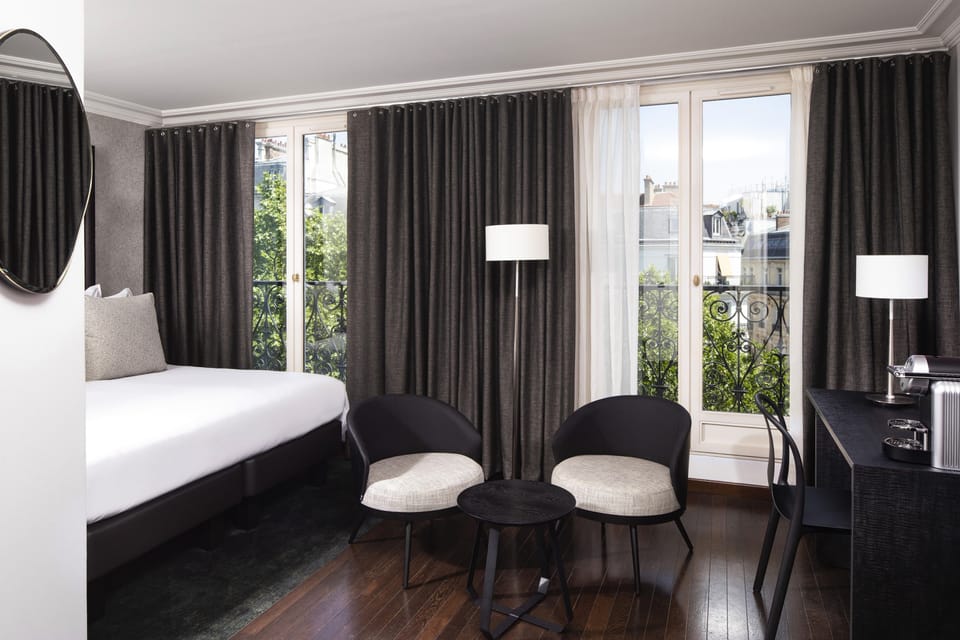Premium bedding, minibar, in-room safe, desk