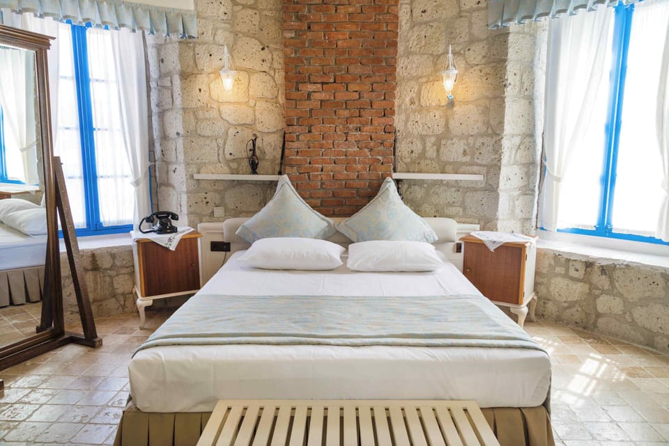 Deluxe Double Room, Pool View