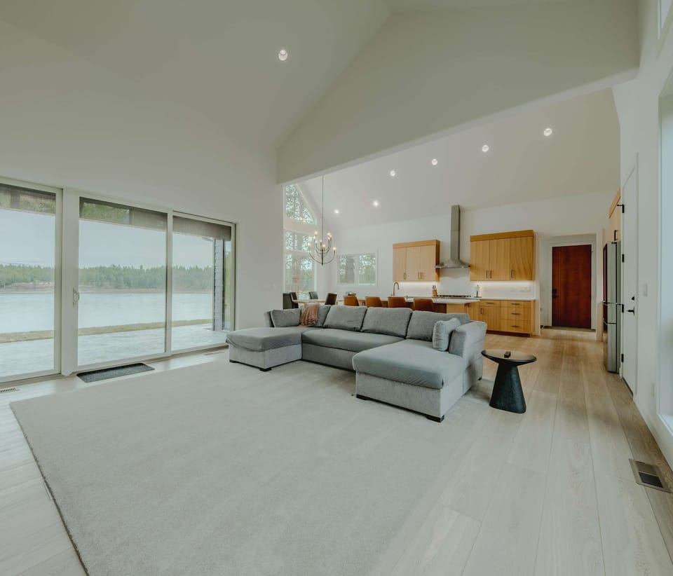 House, Multiple Beds, Patio, Mountain View (Sophie Lake Chalet) | Living area
