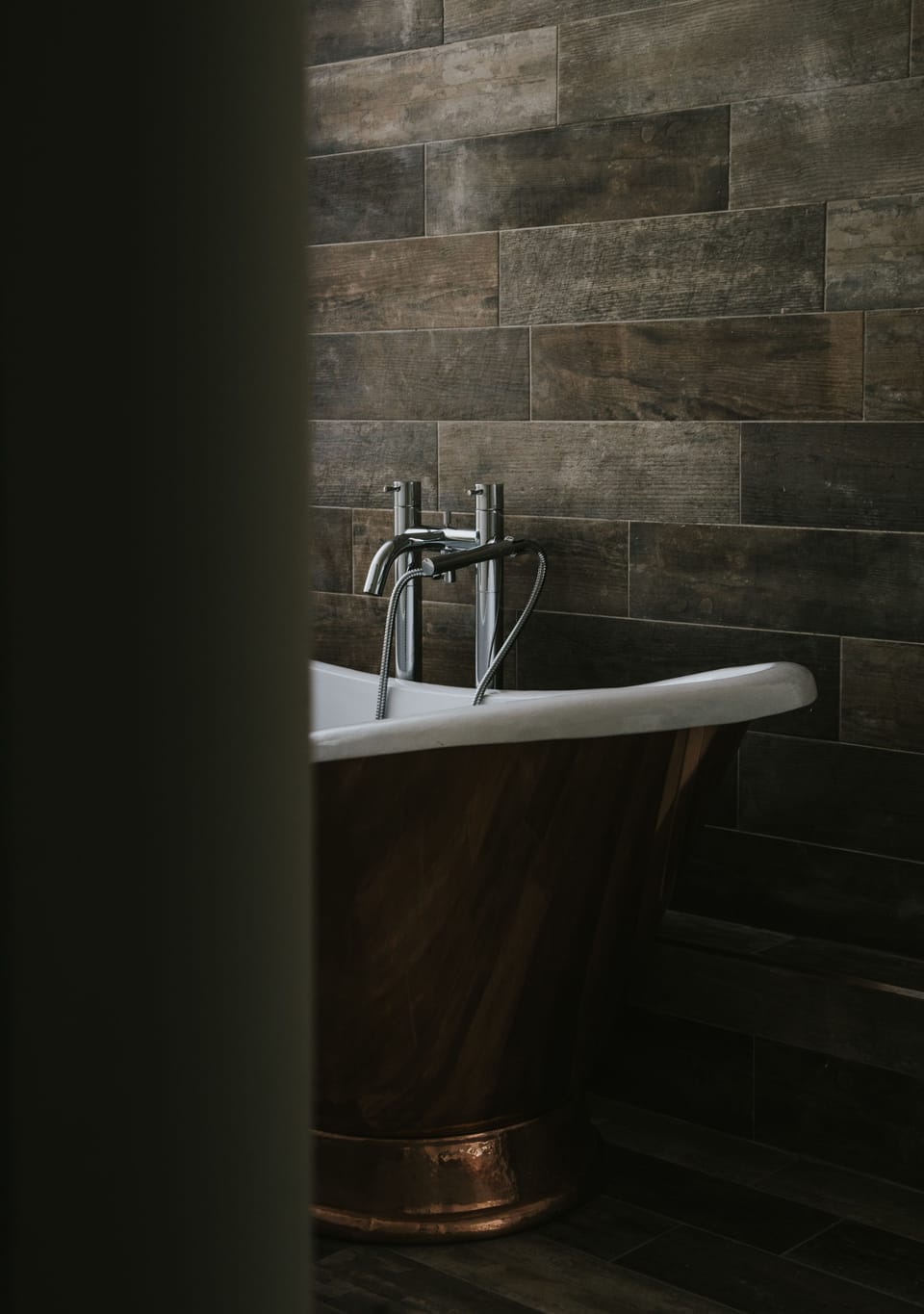 Luxury Double Room, 1 Bedroom | Bathroom | Shower, free toiletries, towels