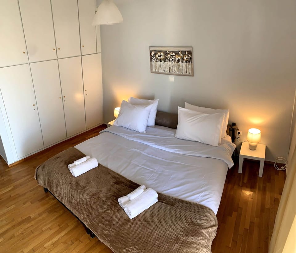 House | 1 bedroom, desk