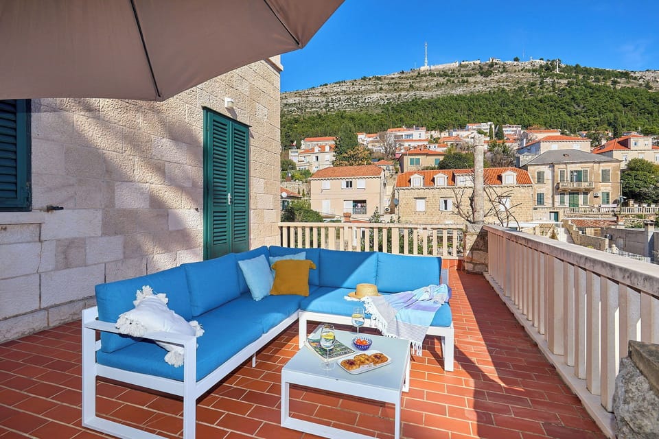 Apartment (1 Bedroom) | Balcony
