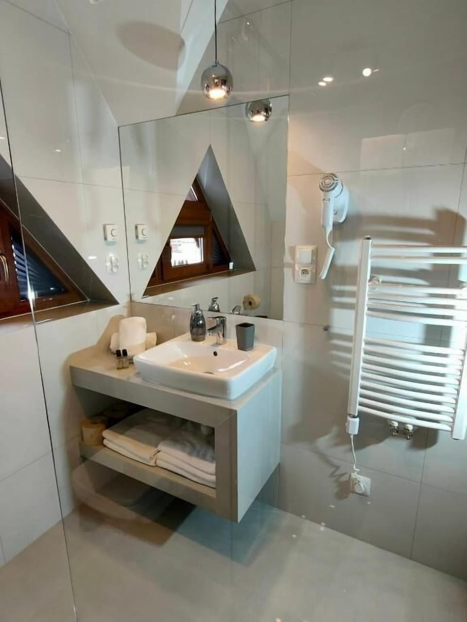 Apartment, 3 Bedrooms, Balcony | Bathroom