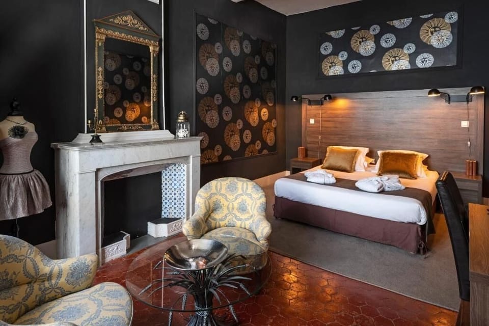 Superior Suite, City View | In-room safe, soundproofing, iron/ironing board, free WiFi