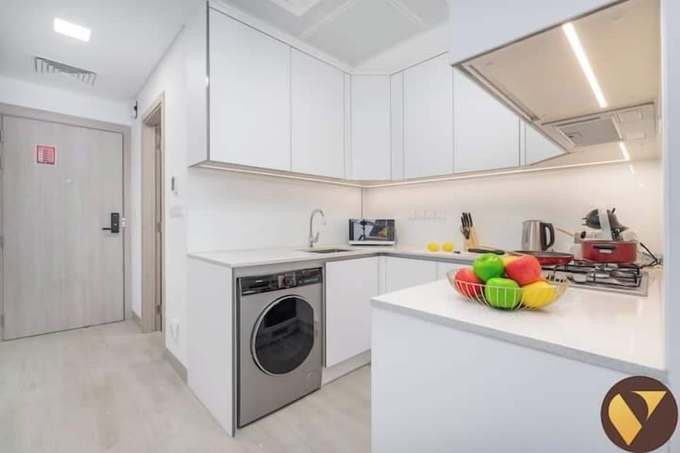 Luxury Studio, Balcony, City View | Private kitchen | Full-size fridge, microwave, oven, stovetop