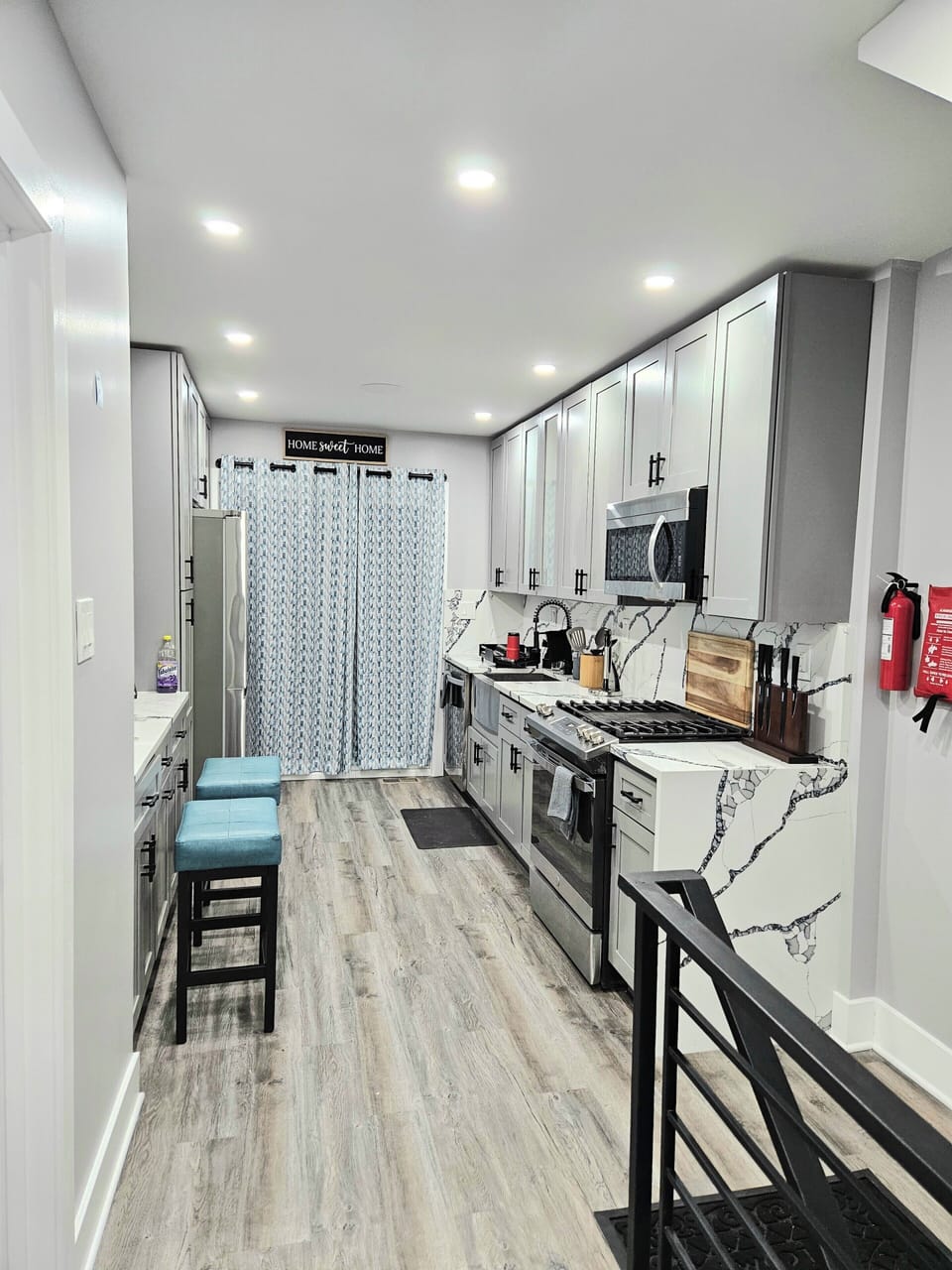 House, City View | Private kitchen | Coffee/tea maker, electric kettle