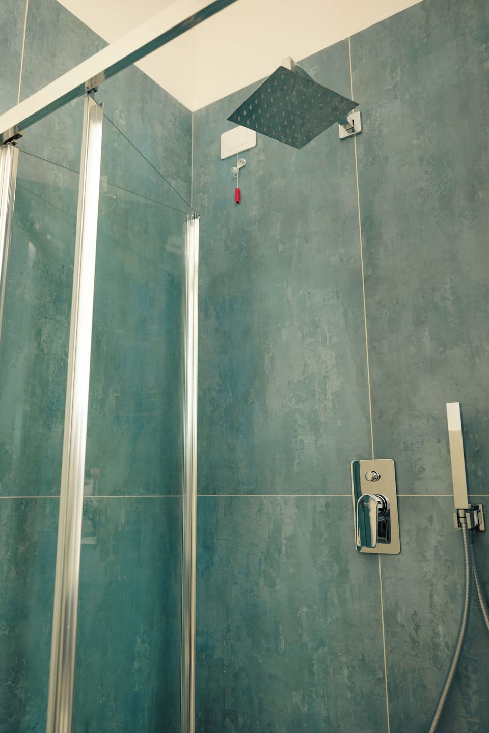 Comfort Double Room, Balcony | Bathroom | Free toiletries, hair dryer, bidet, towels