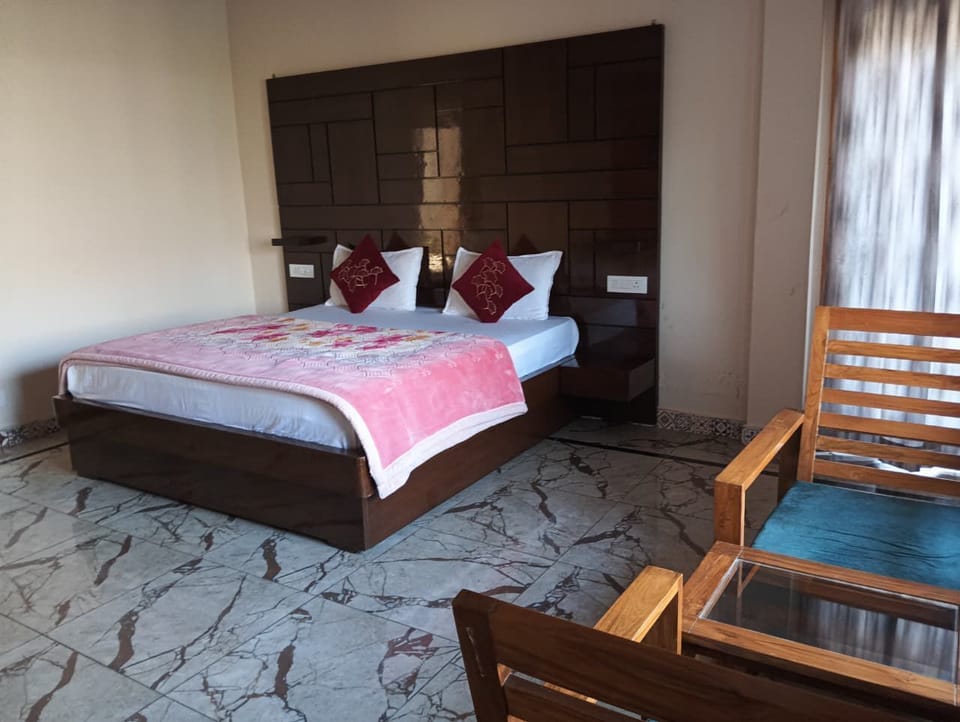 Villa | Rollaway beds, free WiFi, bed sheets