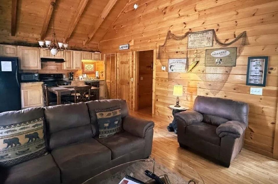 Cabin, 2 Bedrooms | Living area | Smart TV