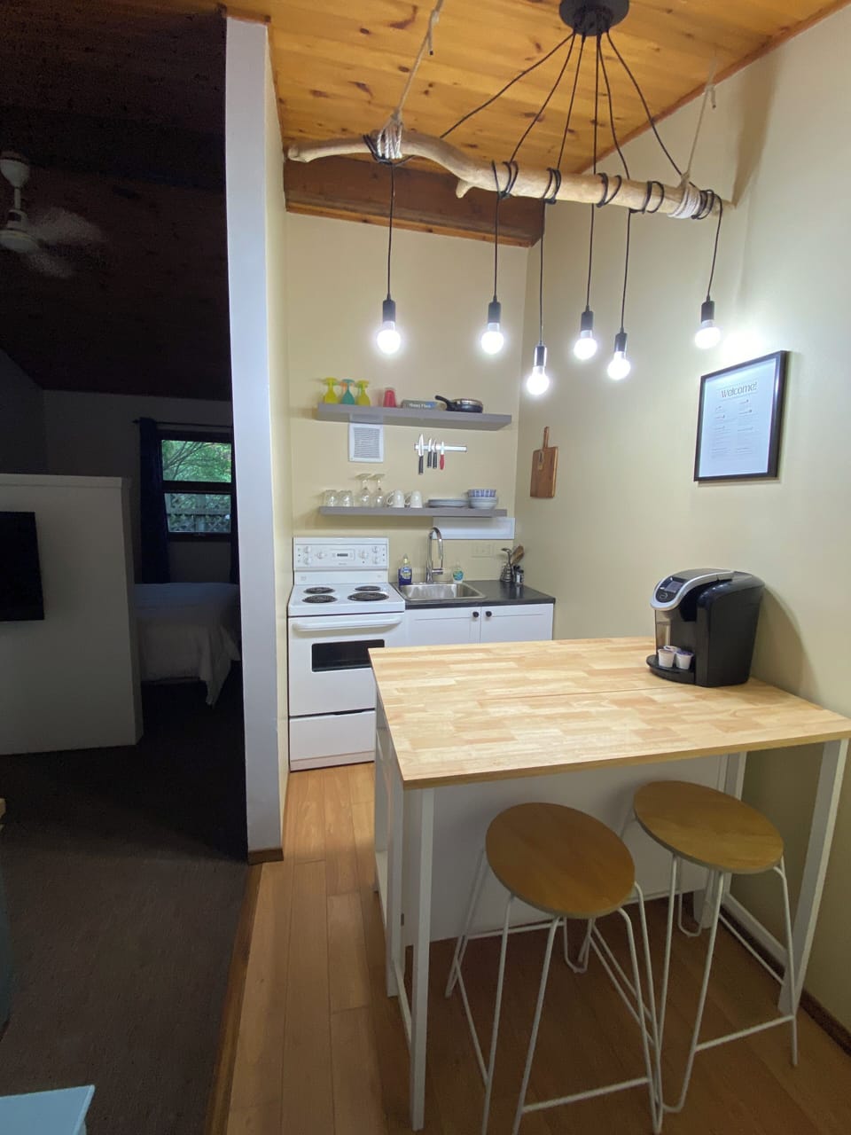 Family Cottage, 1 Queen Bed with Sofa bed | Private kitchen | Fridge, microwave, oven, stovetop