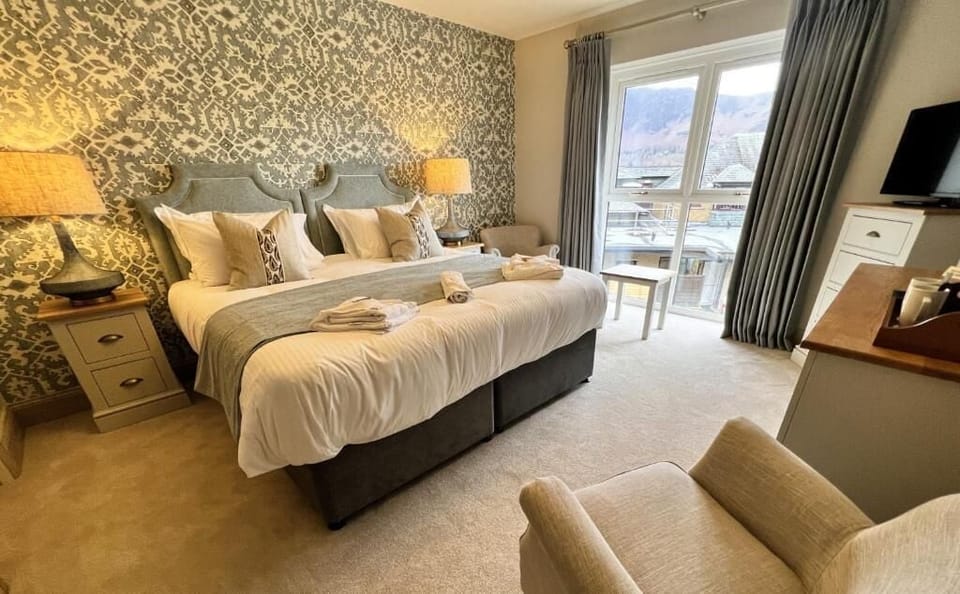 Deluxe Double Room, Hill View | Iron/ironing board, free WiFi, bed sheets