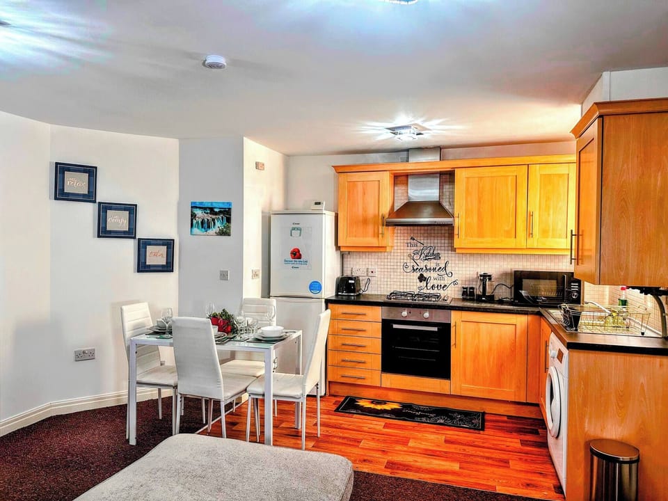 Apartment, 2 Bedrooms | Interior