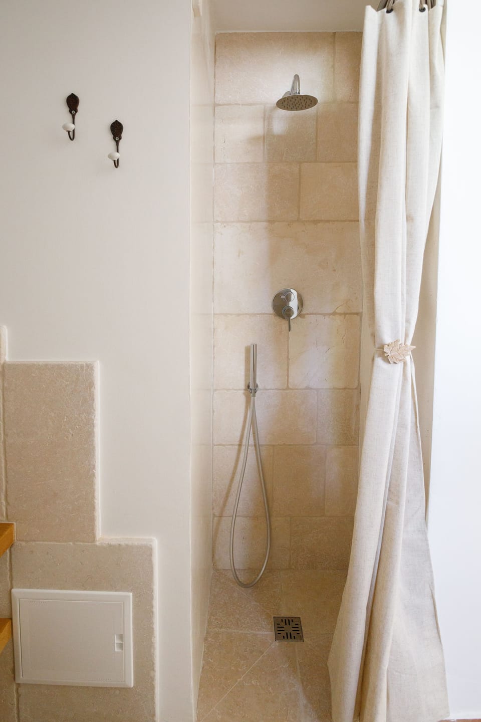 Double Room, Patio | Minibar, individually decorated, individually furnished, free WiFi