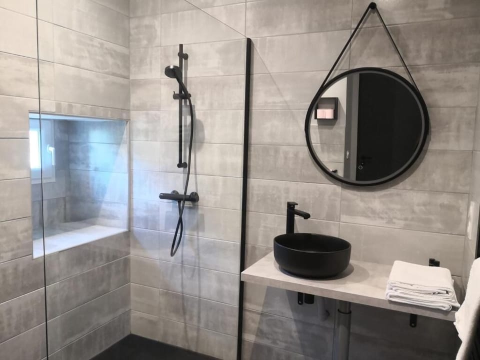 Comfort Double Room, Garden View | Bathroom