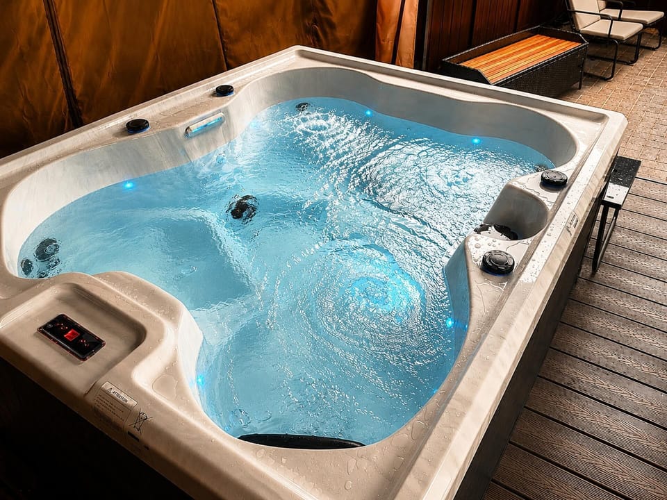 Indoor spa tub