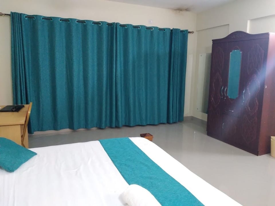 Deluxe Double Room | Free WiFi, bed sheets
