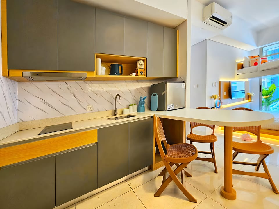 Apartment, 3 Bedrooms, City View | Private kitchen | Fridge, microwave, stovetop, cookware/dishes/utensils