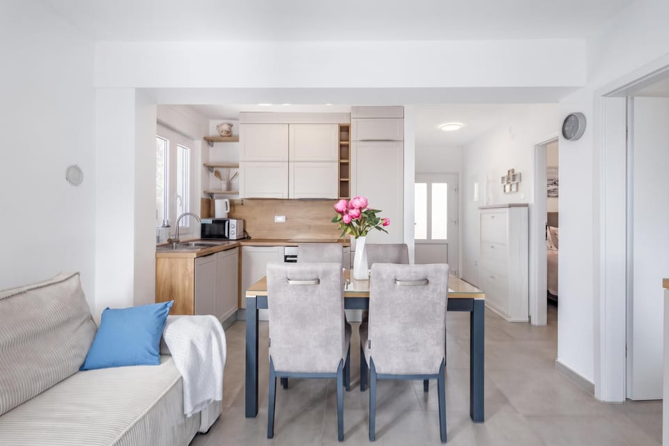 Family House, 2 Bedrooms, Microwave (Susi's Holiday Home) | Interior