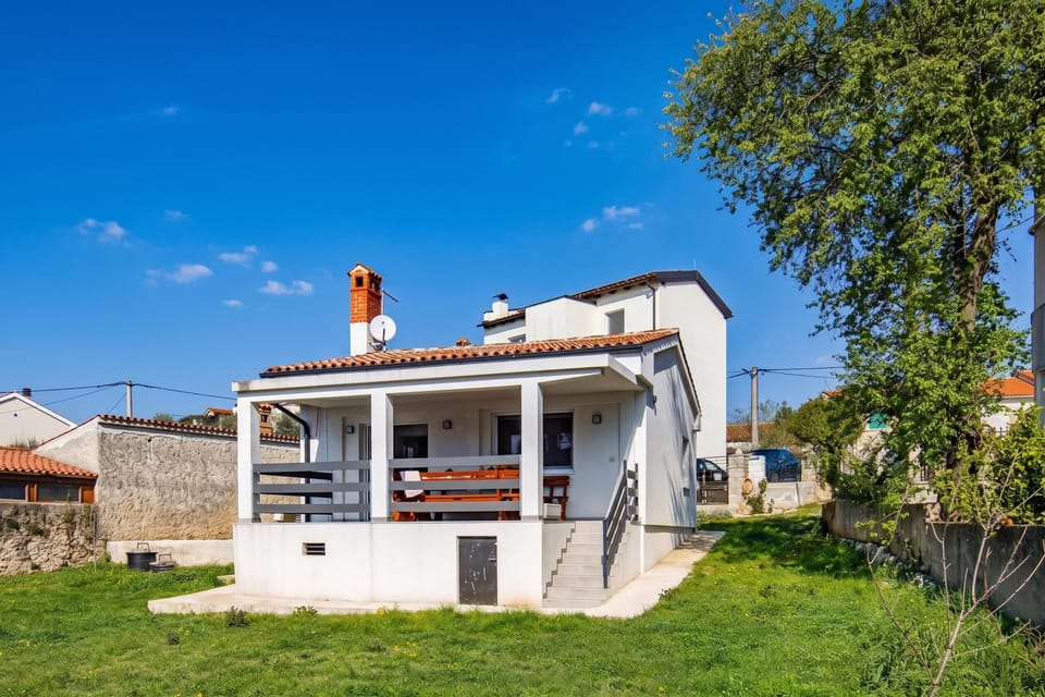 Family House, 2 Bedrooms, Microwave (Susi's Holiday Home) | Garden