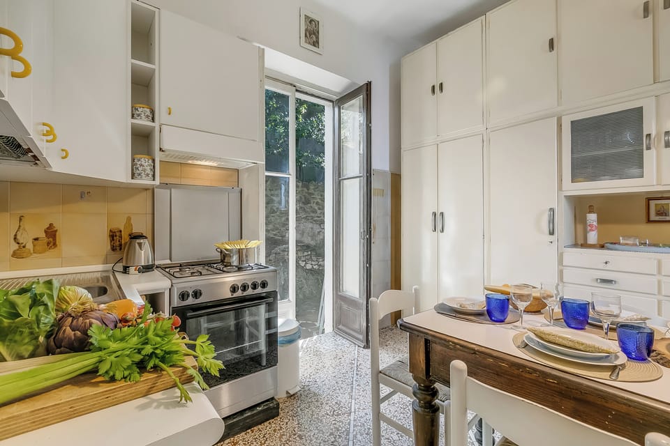 Standard Villa, 3 Bedrooms, 2 Bathrooms, Lakeside (Villa Incanto Sul Lago: Lakefront,) | Private kitchen
