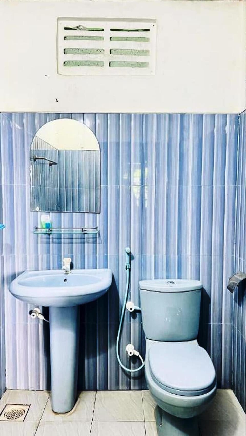 Comfort Double Room, Garden View | Bathroom | Shower, free toiletries, hair dryer, towels