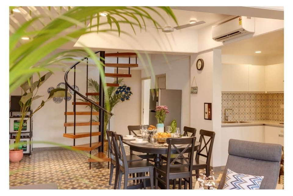 Villa | Dining