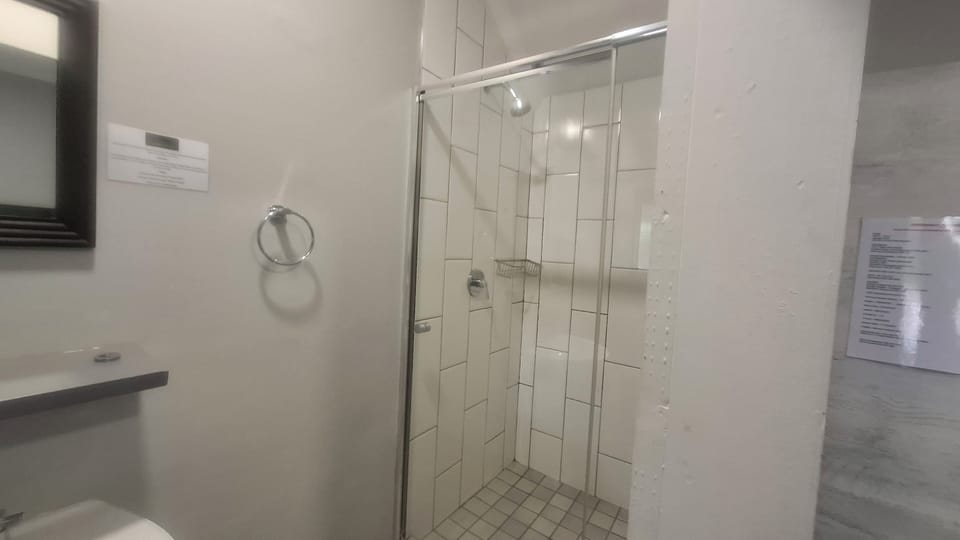 Deluxe Double Room, Garden View | Bathroom | Shower, free toiletries, hair dryer, towels