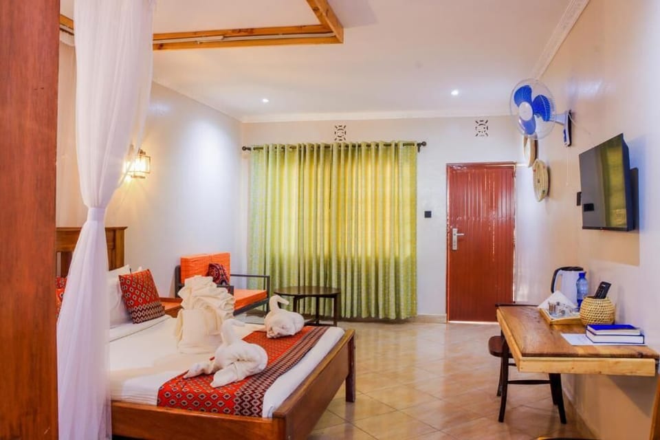 Superior Double Room, Garden View | Desk, iron/ironing board, free WiFi