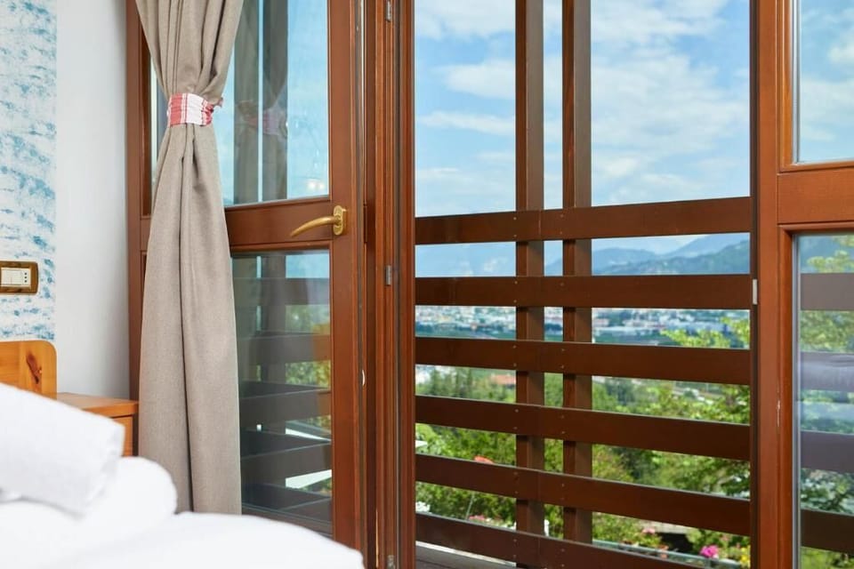 Triple Room, Balcony, Mountain View | Interior