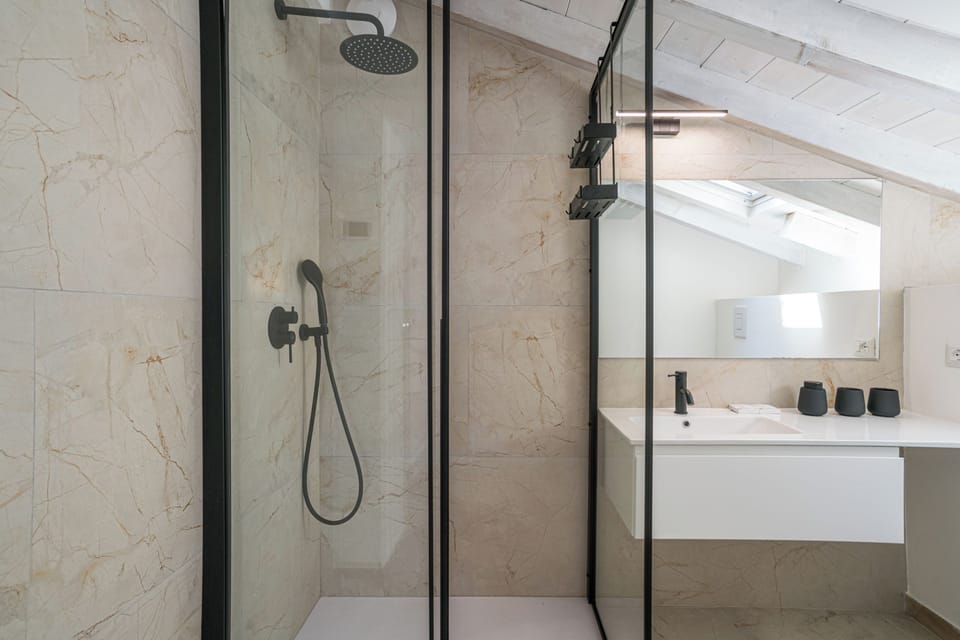 Sant' Anna Deluxe Apartment in Lombardy