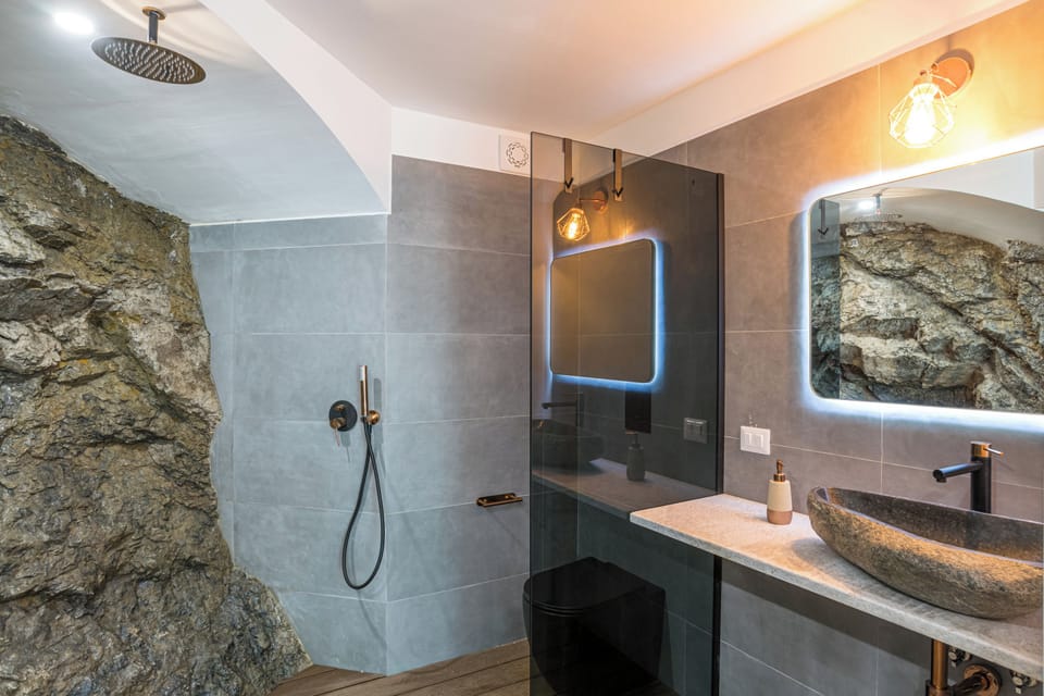 Sant' Anna Deluxe Apartment in Lombardy