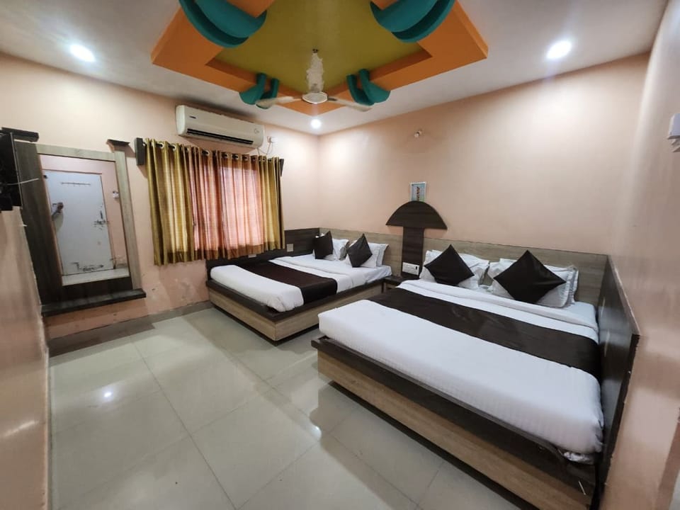 Deluxe Triple Room, City View | WiFi (free)