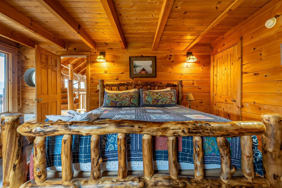 Luxury Smoky Mtn Retreat w Panorama Views Hottub Apartment in Sevier County