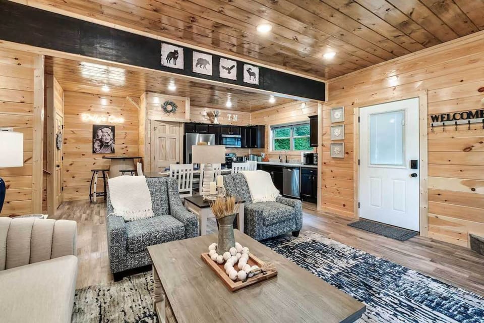 House | 5 bedrooms, high-speed internet